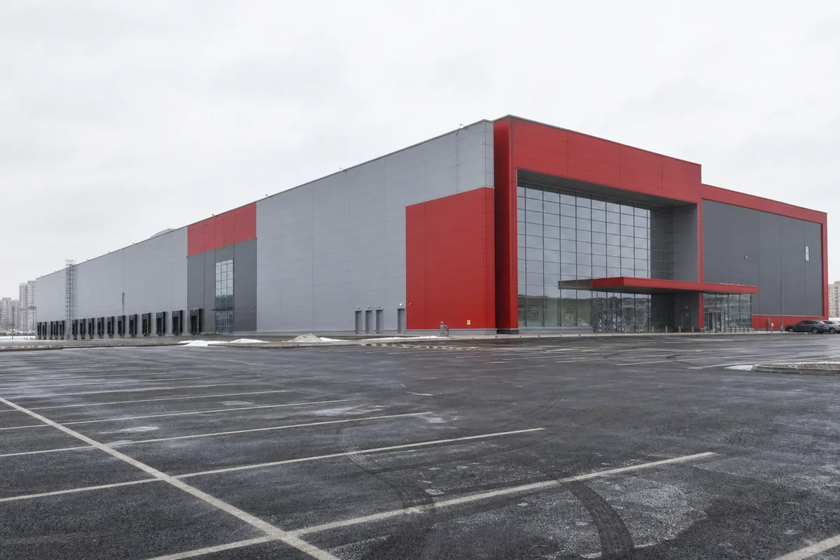Торговое здание 5 600 м² — Новосибирск, строительство под ключ Freonn